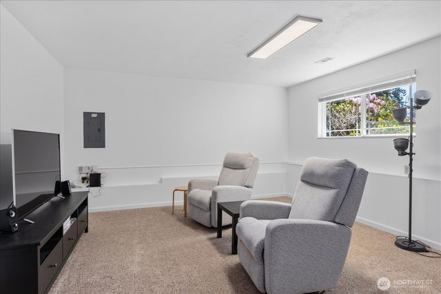 8011 180th Place SW, Edmonds, WA 98026