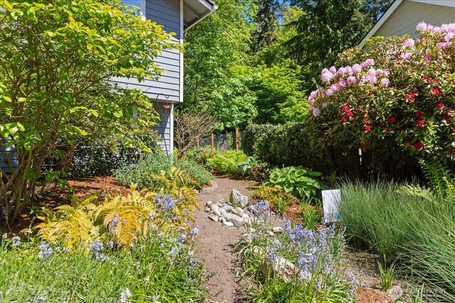 8011 180th Place SW, Edmonds, WA 98026