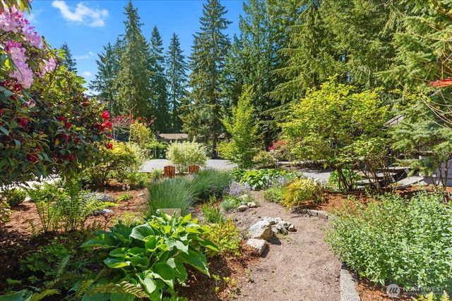 8011 180th Place SW, Edmonds, WA 98026