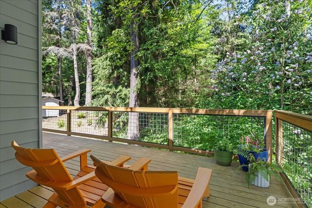 8011 180th Place SW, Edmonds, WA 98026