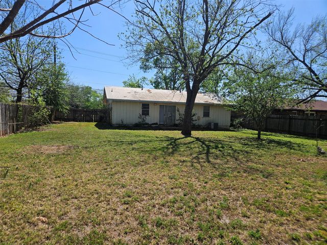 1001 W 17th ST, Georgetown, TX 78626