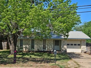 1001 W 17th ST, Georgetown, TX 78626