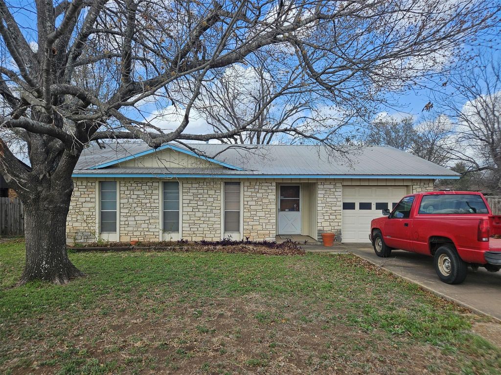 1001 W 17th ST, Georgetown, TX 78626