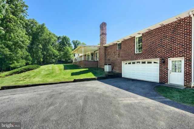 3617 CIMMERON RD, York, PA 17402