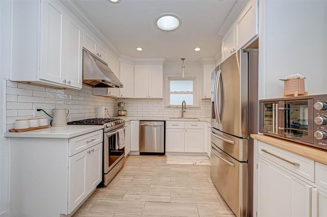 5027 Yarwell Drive, Houston, TX 77096