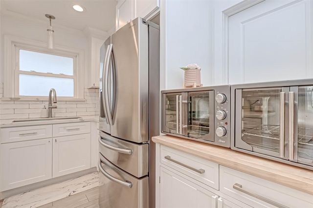 5027 Yarwell Drive, Houston, TX 77096