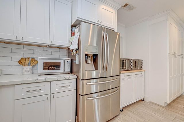 5027 Yarwell Drive, Houston, TX 77096