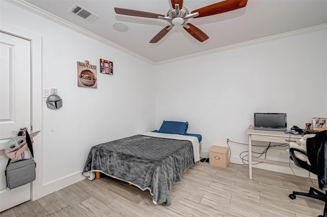 5027 Yarwell Drive, Houston, TX 77096