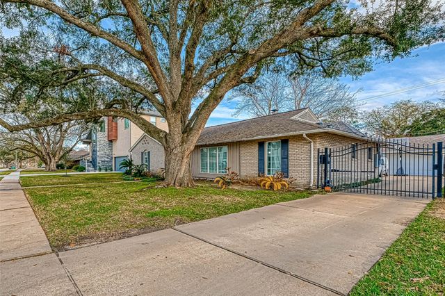 5027 Yarwell Drive, Houston, TX 77096