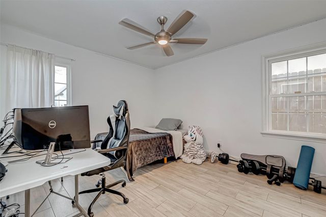 5027 Yarwell Drive, Houston, TX 77096