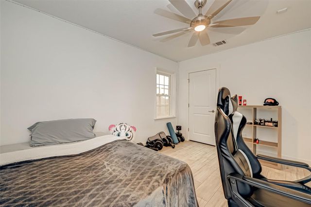 5027 Yarwell Drive, Houston, TX 77096