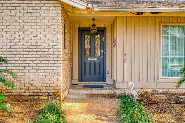 5027 Yarwell Drive, Houston, TX 77096