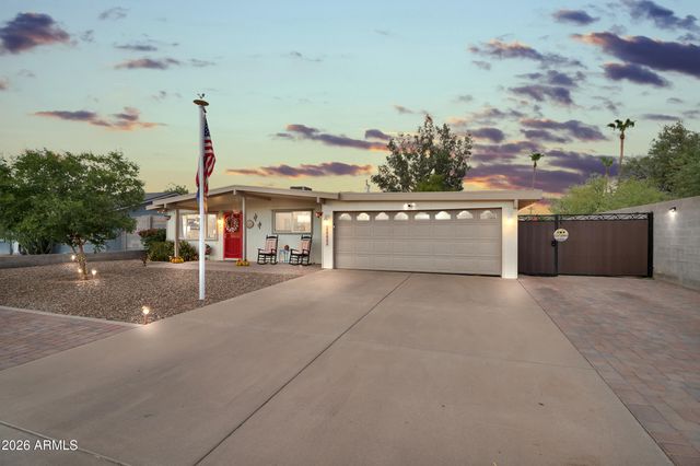 13817 N 10TH Place, Phoenix, AZ 85022