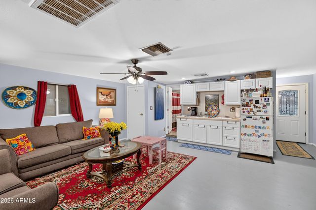 13817 N 10TH Place, Phoenix, AZ 85022