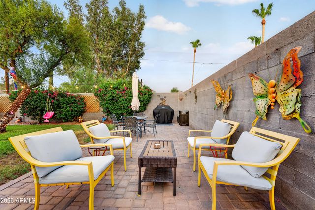 13817 N 10TH Place, Phoenix, AZ 85022