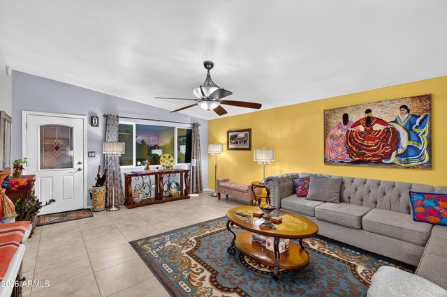 13817 N 10TH Place, Phoenix, AZ 85022