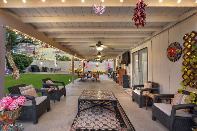 13817 N 10TH Place, Phoenix, AZ 85022