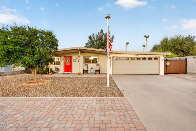13817 N 10TH Place, Phoenix, AZ 85022
