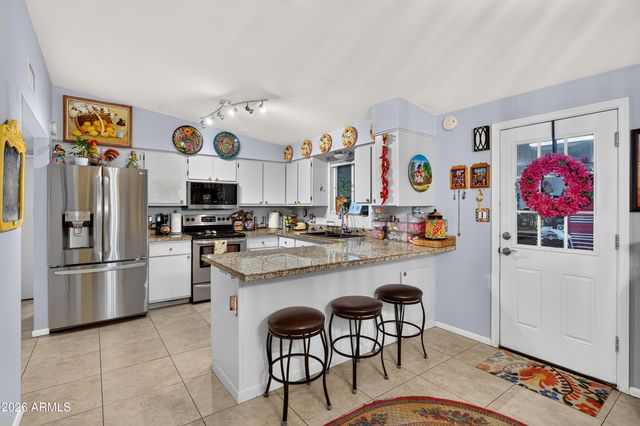13817 N 10TH Place, Phoenix, AZ 85022