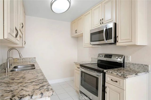 121 Sinclair Avenue 206, Glendale, CA 91206