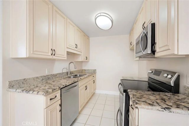 121 Sinclair Avenue 206, Glendale, CA 91206