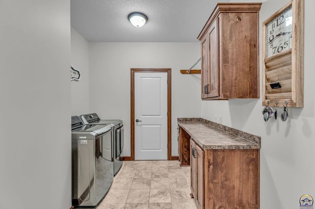 3326 SW 44th Ter, Topeka, KS 66610