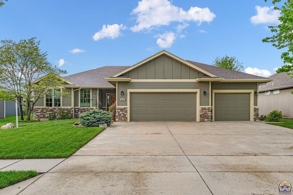 3326 SW 44th Ter, Topeka, KS 66610