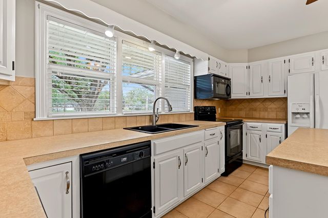 3900 N Harding, Bel Aire, KS 67220