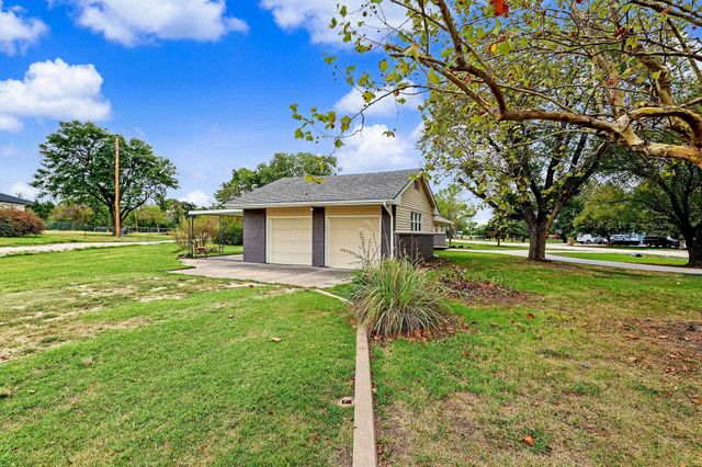 3900 N Harding, Bel Aire, KS 67220
