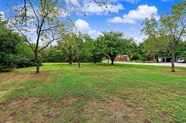 3900 N Harding, Bel Aire, KS 67220