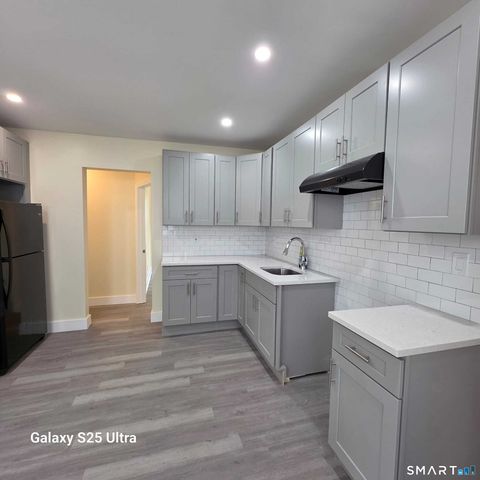 82 Bunker Hill Avenue 1st Fl, Waterbury, CT 06708