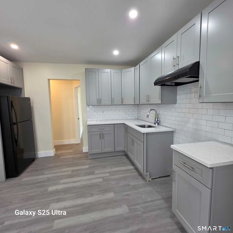 82 Bunker Hill Avenue 1st Fl, Waterbury, CT 06708