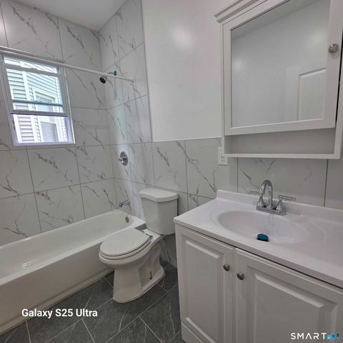 82 Bunker Hill Avenue 1st Fl, Waterbury, CT 06708