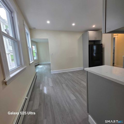 82 Bunker Hill Avenue 1st Fl, Waterbury, CT 06708