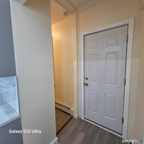 82 Bunker Hill Avenue 1st Fl, Waterbury, CT 06708