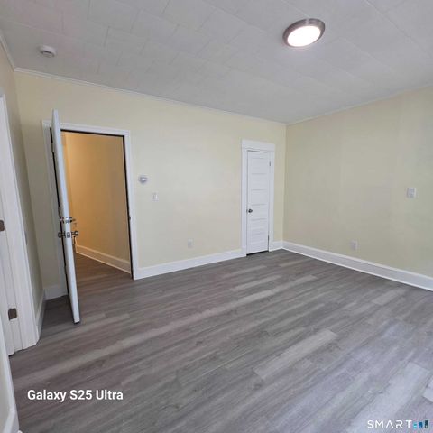 82 Bunker Hill Avenue 1st Fl, Waterbury, CT 06708
