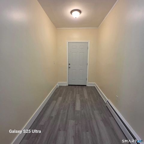 82 Bunker Hill Avenue 1st Fl, Waterbury, CT 06708