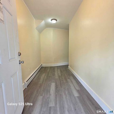 82 Bunker Hill Avenue 1st Fl, Waterbury, CT 06708