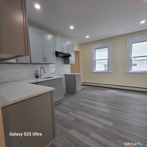 82 Bunker Hill Avenue 1st Fl, Waterbury, CT 06708