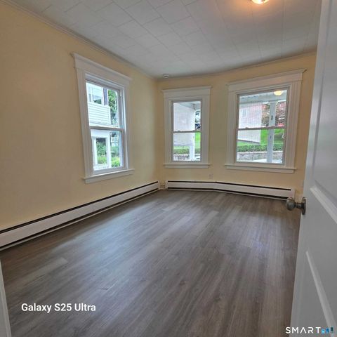 82 Bunker Hill Avenue 1st Fl, Waterbury, CT 06708