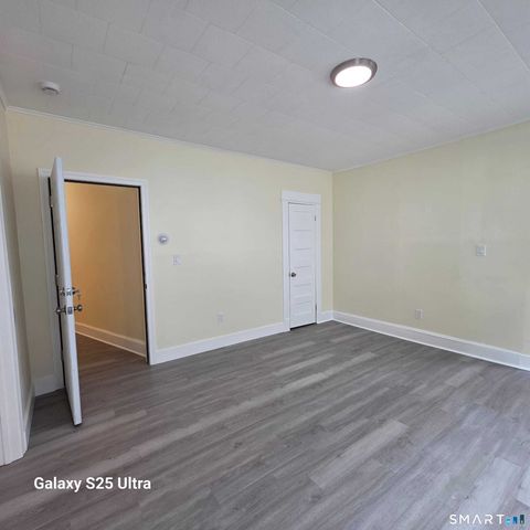 82 Bunker Hill Avenue 1st Fl, Waterbury, CT 06708