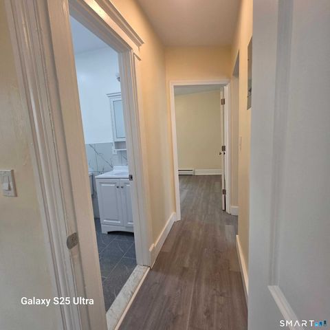 82 Bunker Hill Avenue 1st Fl, Waterbury, CT 06708