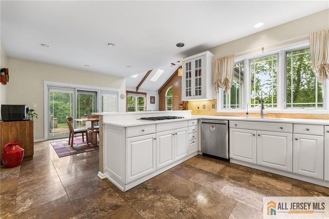 1 Woodland Drive, Plainsboro, NJ 08512