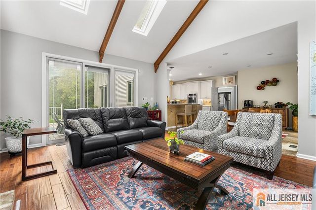 1 Woodland Drive, Plainsboro, NJ 08512
