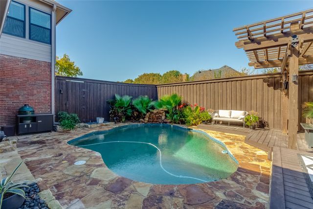 5919 Mapleshade Lane, Dallas, TX 75252