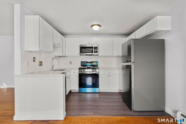 21 Chapman Street, Newington, CT 06111