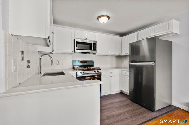 21 Chapman Street, Newington, CT 06111
