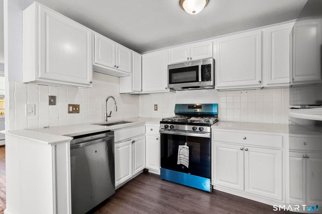 21 Chapman Street, Newington, CT 06111