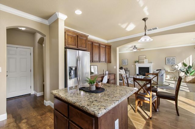 2773 Miramar Ln, Lincoln, CA 95648