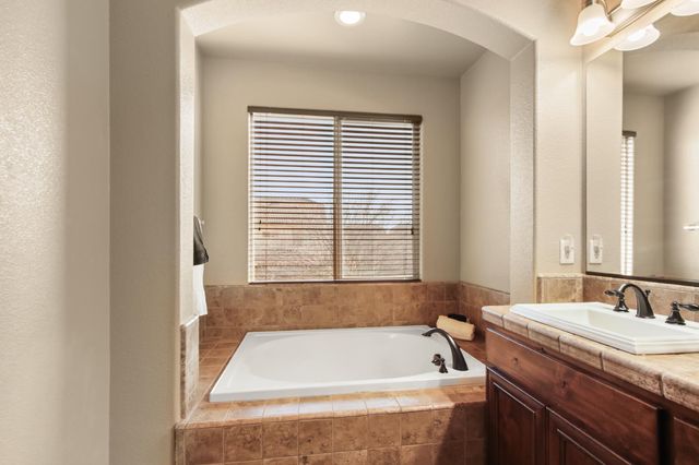 2773 Miramar Ln, Lincoln, CA 95648